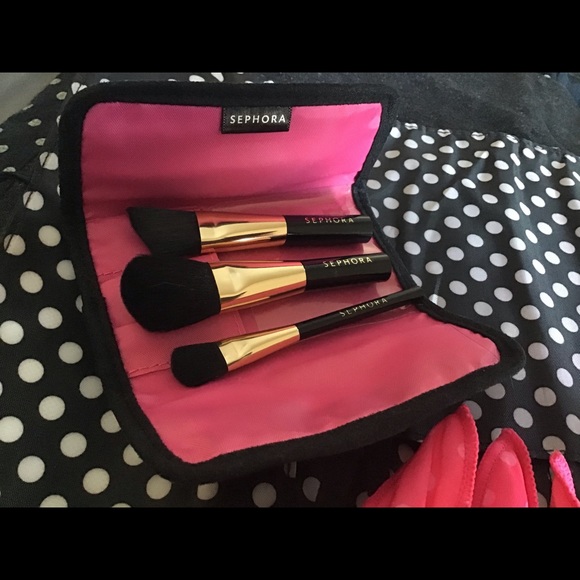 Make up brush and hair rollers - Picture 4 of 7
